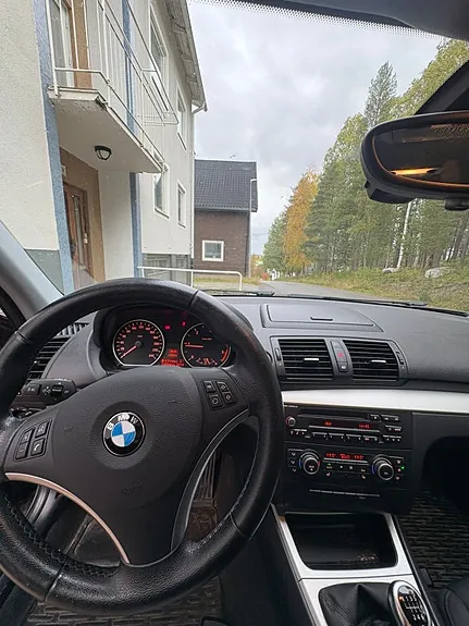 BMW 116D 2011 photo 3