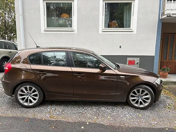 BMW 116D 2011 photo 2