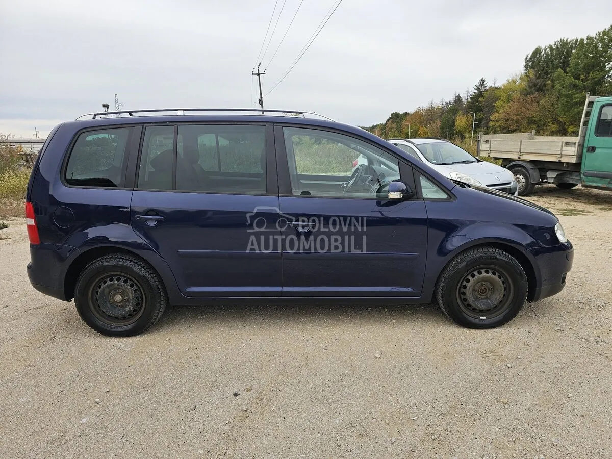 Volkswagen Touran 2004 photo 4