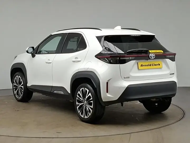 Toyota Yaris Cross 2023 photo 2