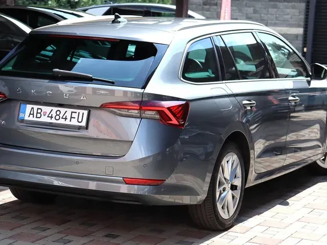 Skoda Octavia 2023 photo 2