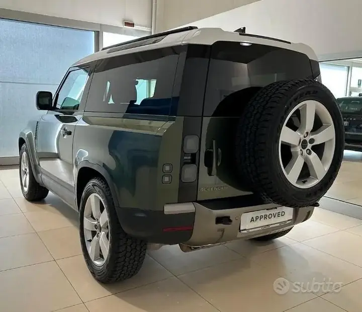 Land Rover Defender 2026 photo 2