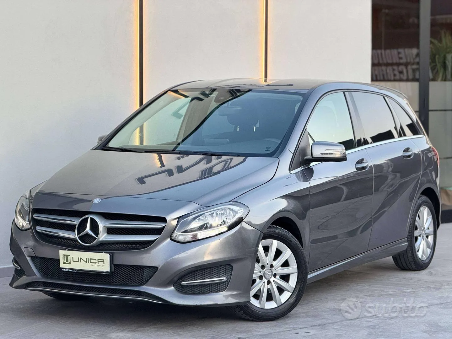 Mercedes-Benz B 180 2016 photo 2