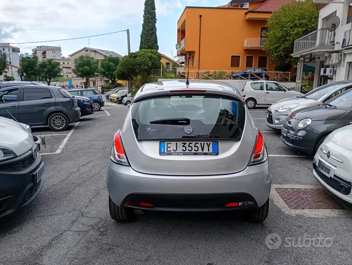 Lancia Ypsilon 2011 photo 3
