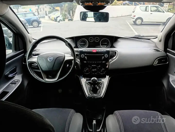 Lancia Ypsilon 2011 photo 5