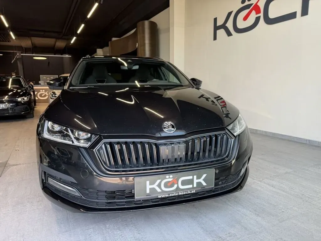 Skoda Octavia 2021 photo 3