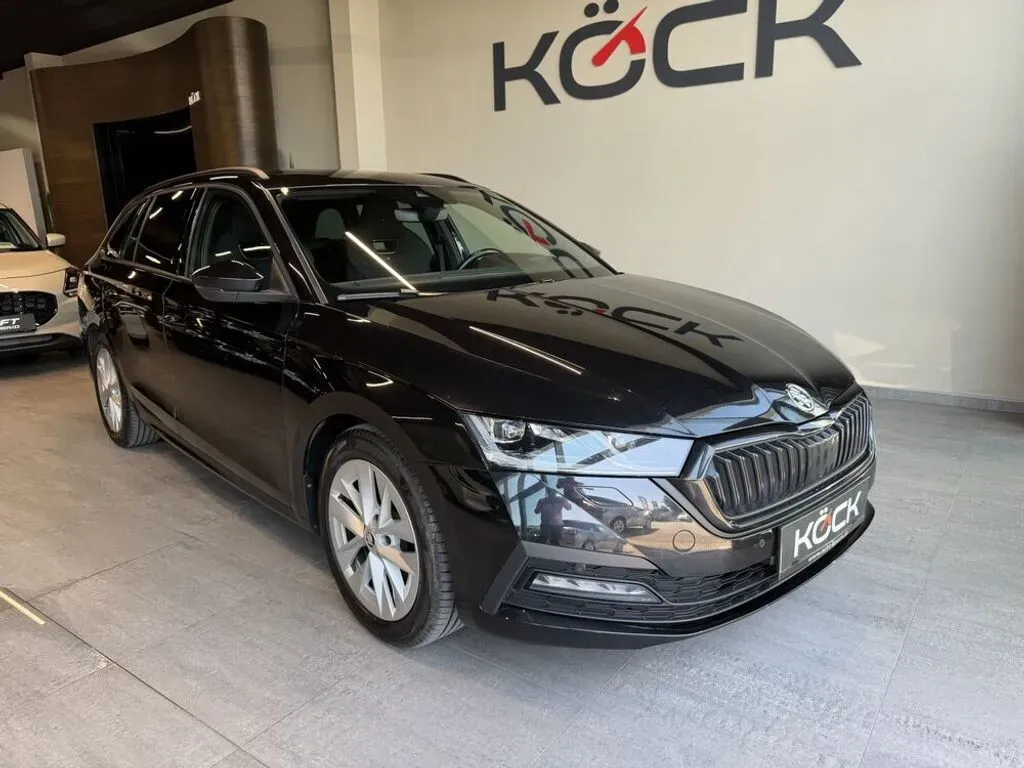 Skoda Octavia 2021 photo 2