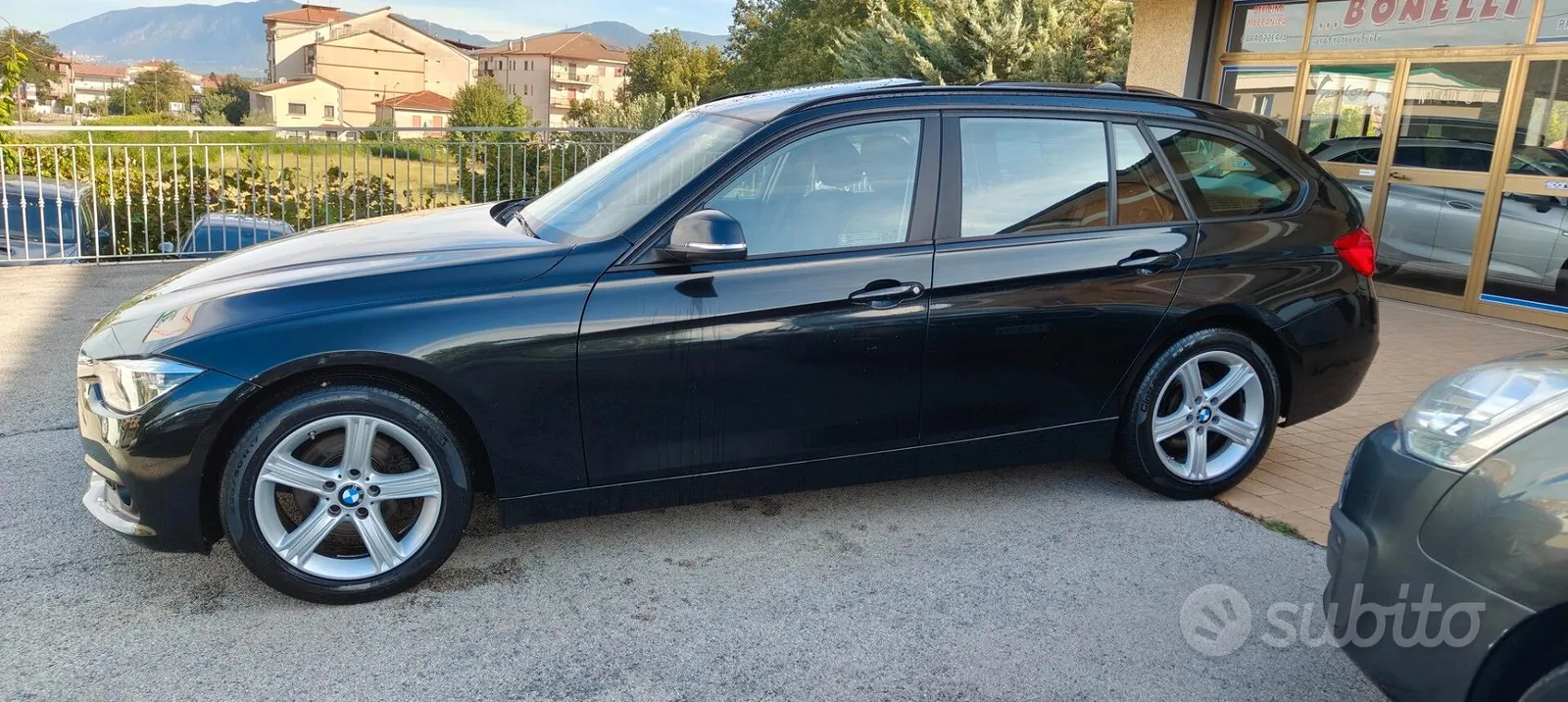 BMW 3 Series 2018 photo 2