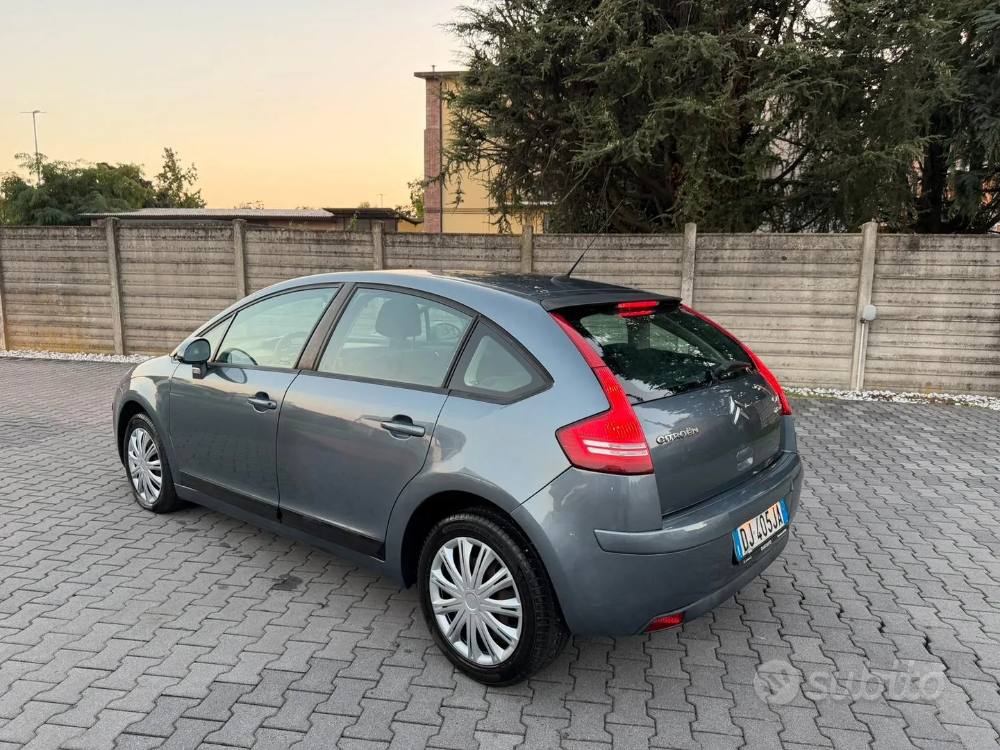 Citroen C4 2007 photo 2