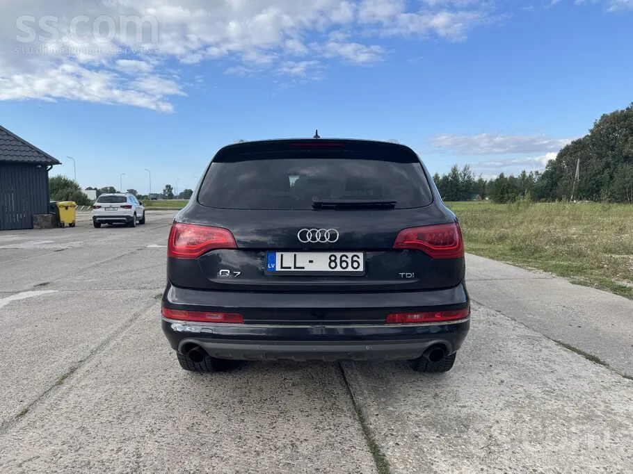 Audi Q7 2011 photo 5