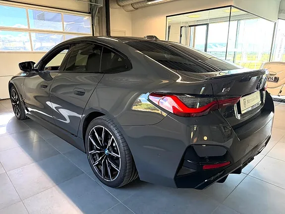 BMW I4 2022 photo 4
