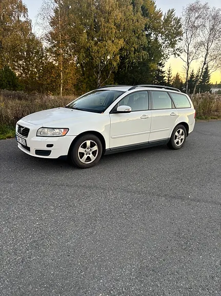 Volvo V50 2009 photo 2