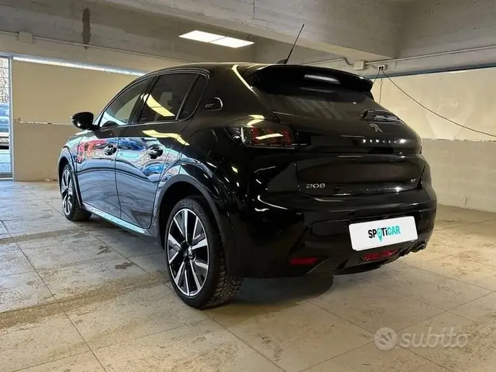 Peugeot 208 2022 photo 3