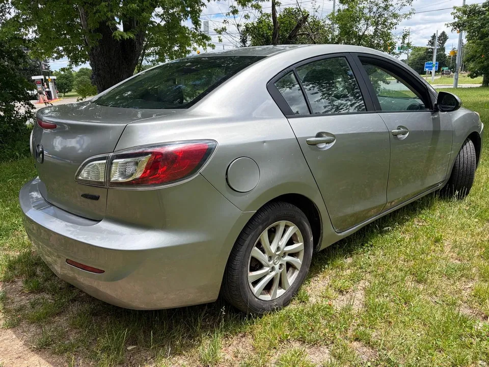 Mazda 3 2012 photo 4