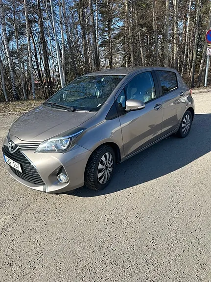 Toyota Yaris 2015 photo 4