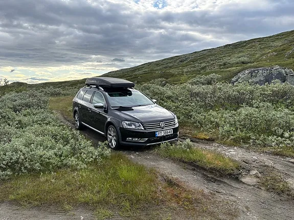 Volkswagen Passat 2012 photo 2