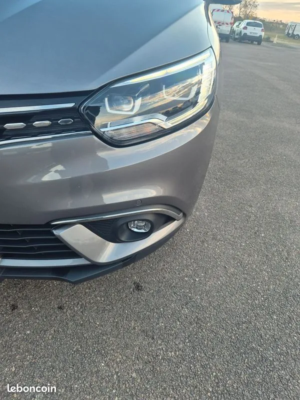 Renault Grand Scenic 2020 photo 2