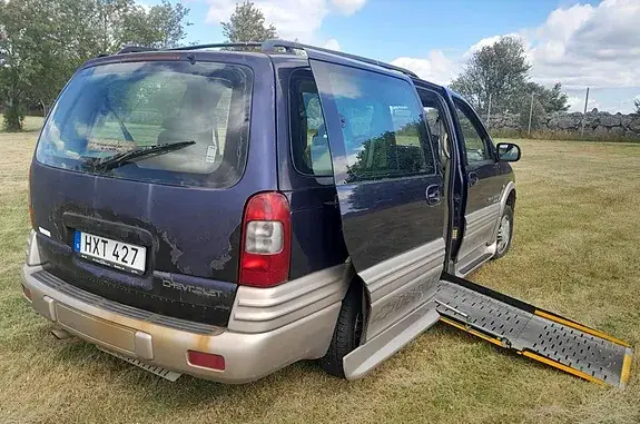 Chevrolet Trans Sport 1998 photo 3