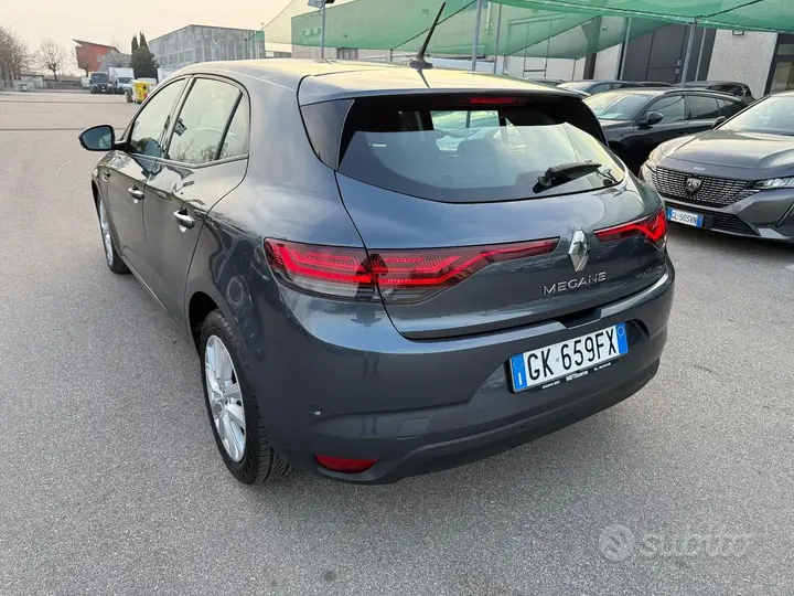 Renault Megane 2022 photo 3