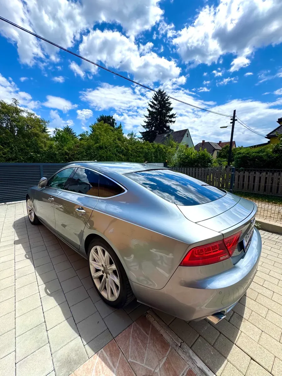 Audi A7 2011 photo 2
