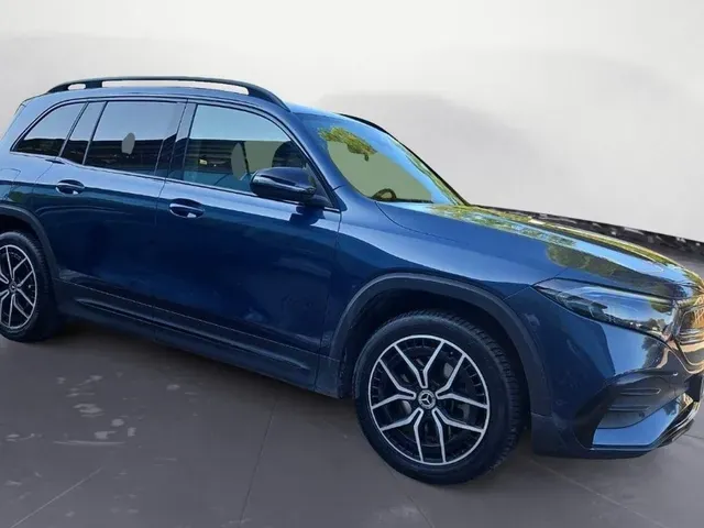 Mercedes-Benz Eqb