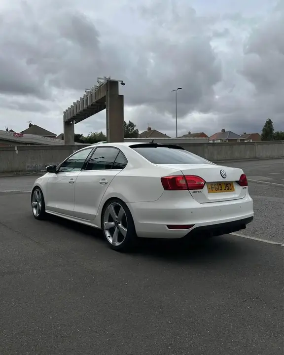 Volkswagen Jetta 2013 photo 2