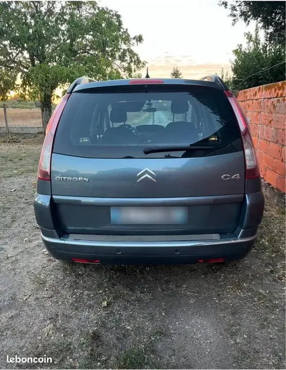 Citroen C4 Picasso 2010 photo 2