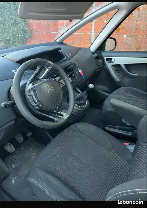 Citroen C4 Picasso 2010 photo 3