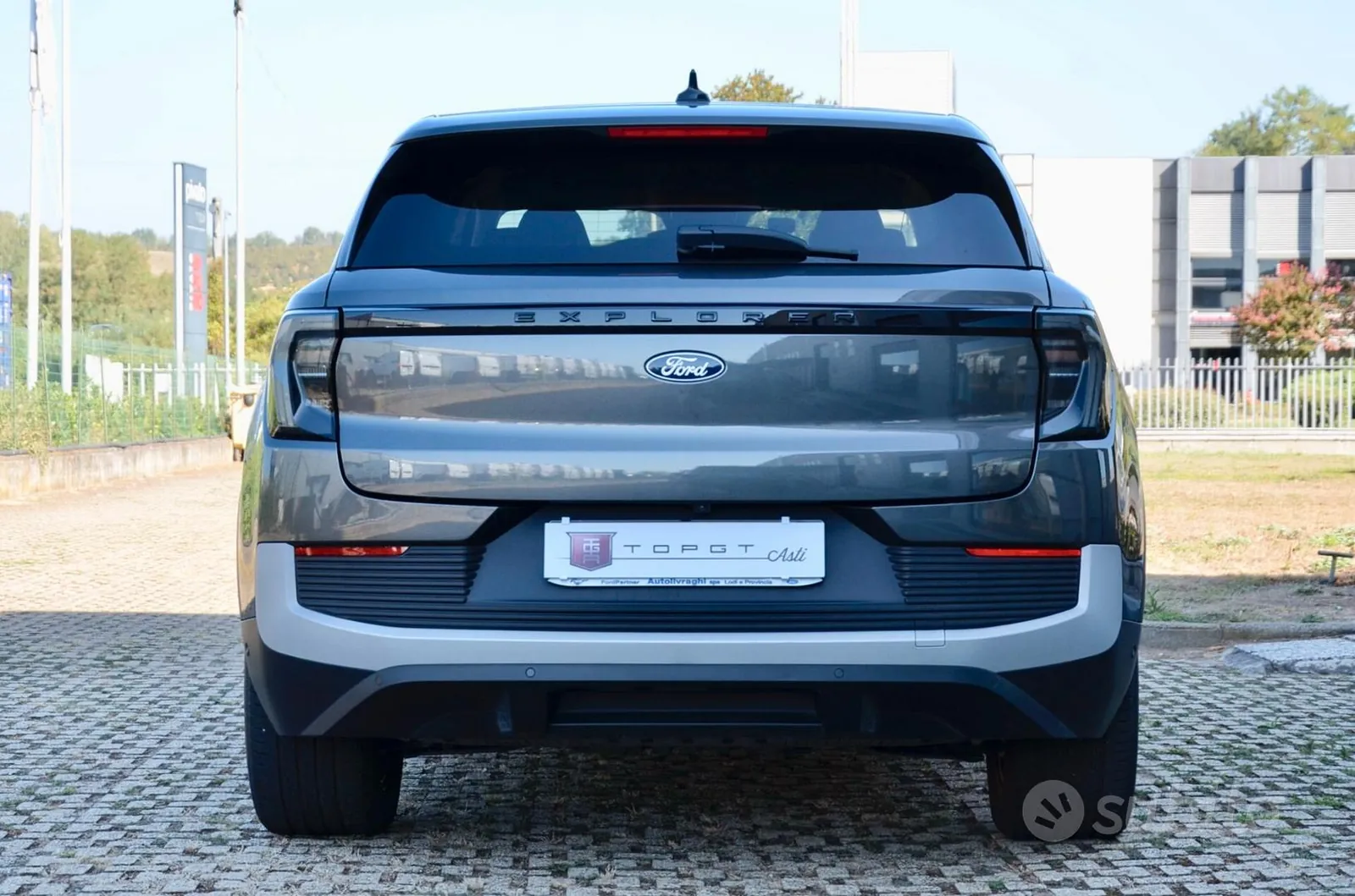 Ford Explorer 2025 photo 5