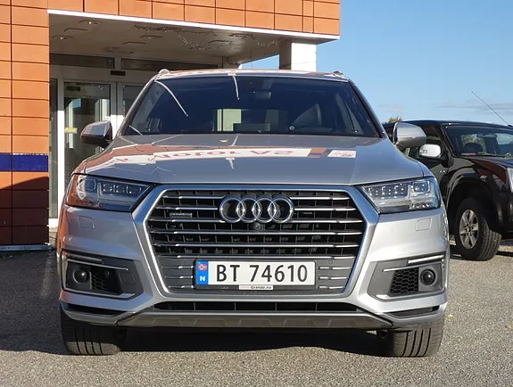 Audi Q7 2017 photo 3