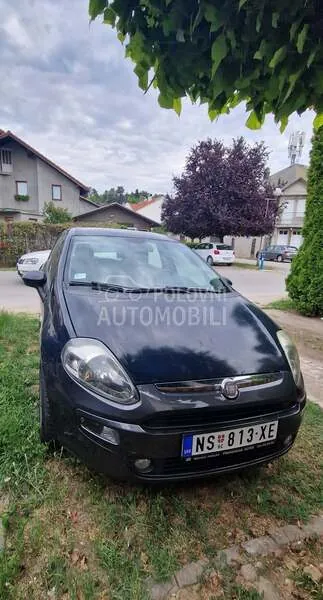 Fiat Punto 2010 photo 2