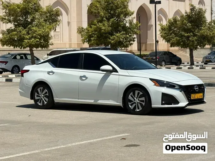 Nissan Altima 2019 photo 2