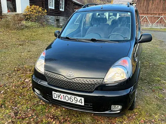 Toyota Yaris Verso 2000 photo 3
