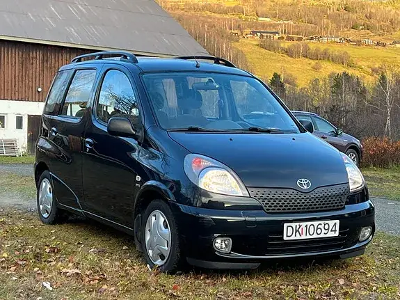 Toyota Yaris Verso 2000 photo 5