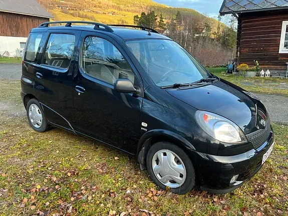 Toyota Yaris Verso 2000 photo 4
