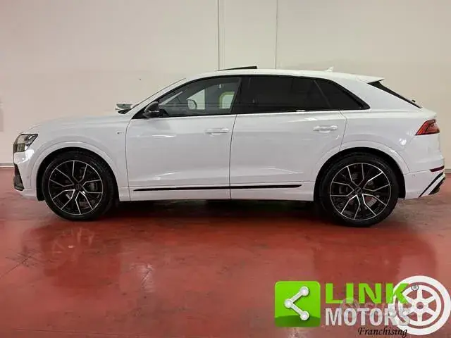 Audi Q8 2023 photo 3