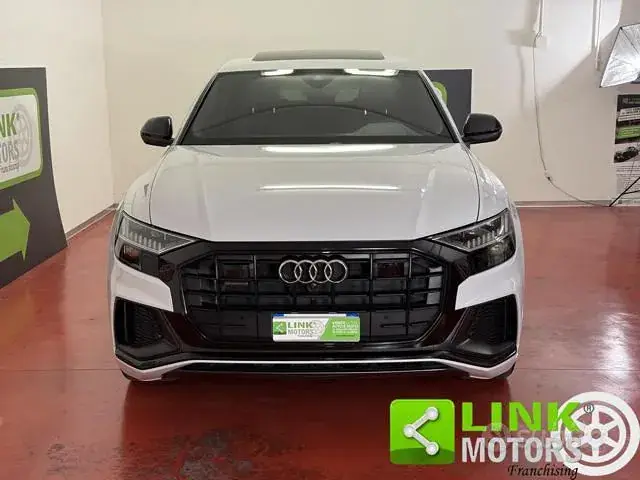 Audi Q8 2023 photo 2