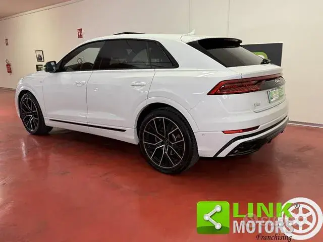Audi Q8 2023 photo 4