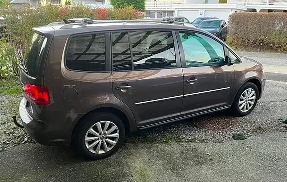 Volkswagen Touran 2012 photo 4