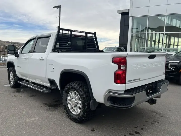 Chevrolet Silverado 3500Hd 2022 photo 5