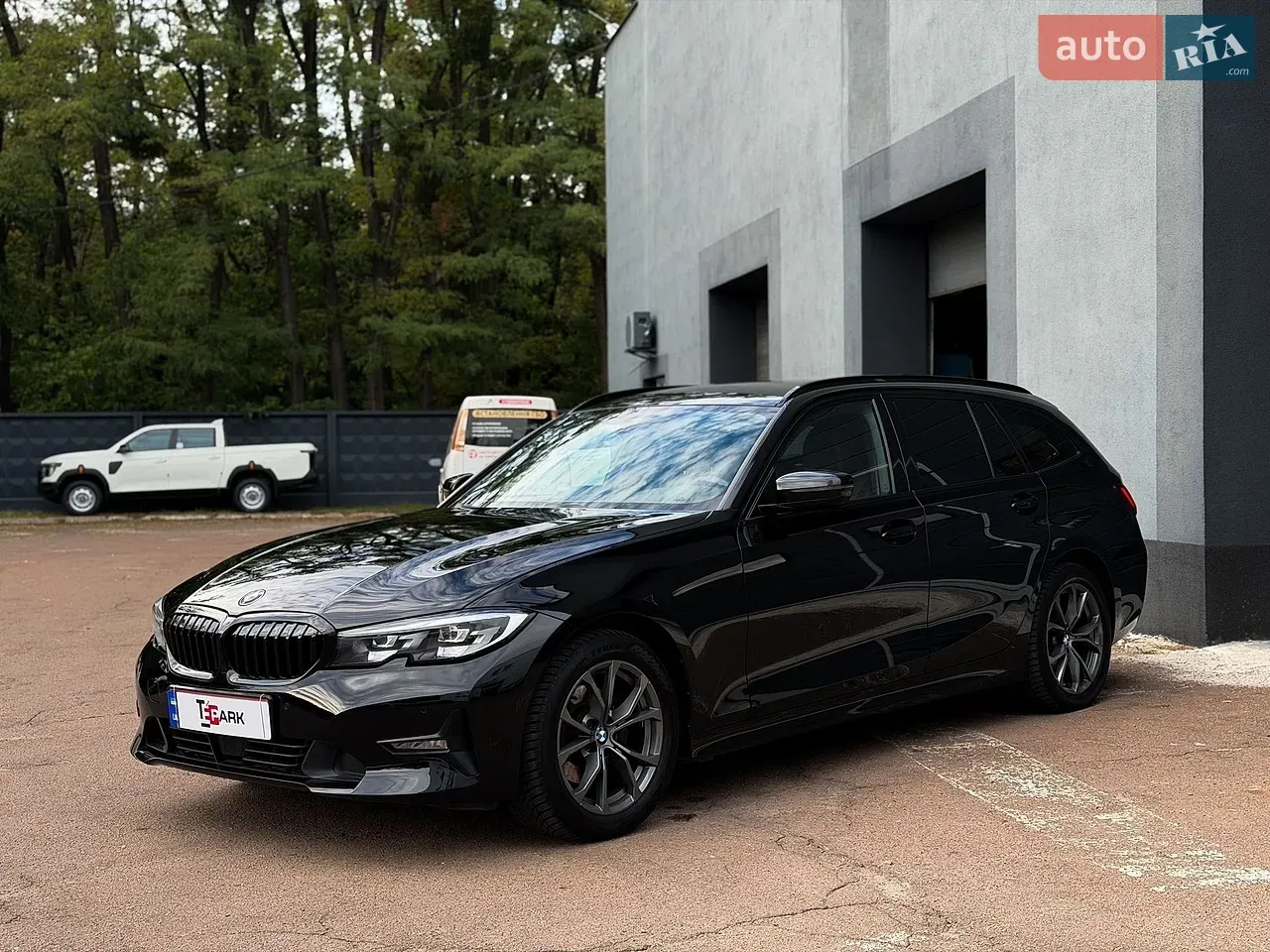 BMW 3 Series 2022 photo 3