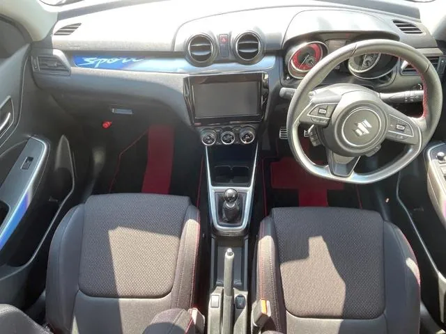 Suzuki Swift Sport 2025 photo 2