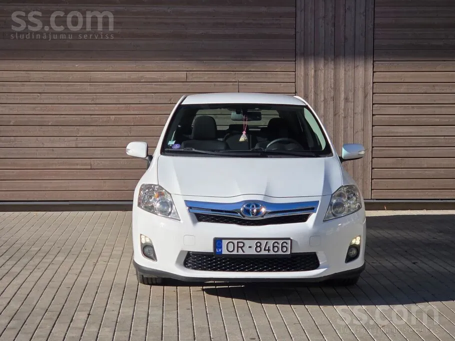 Toyota Auris 2011 photo 4