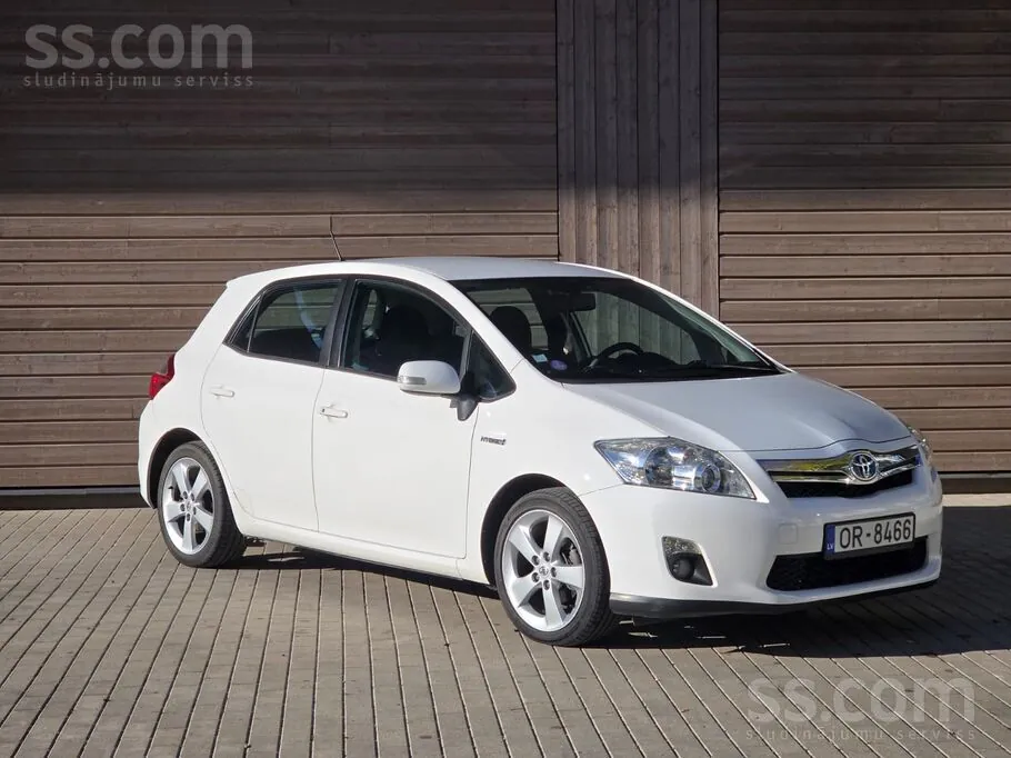 Toyota Auris 2011 photo 5