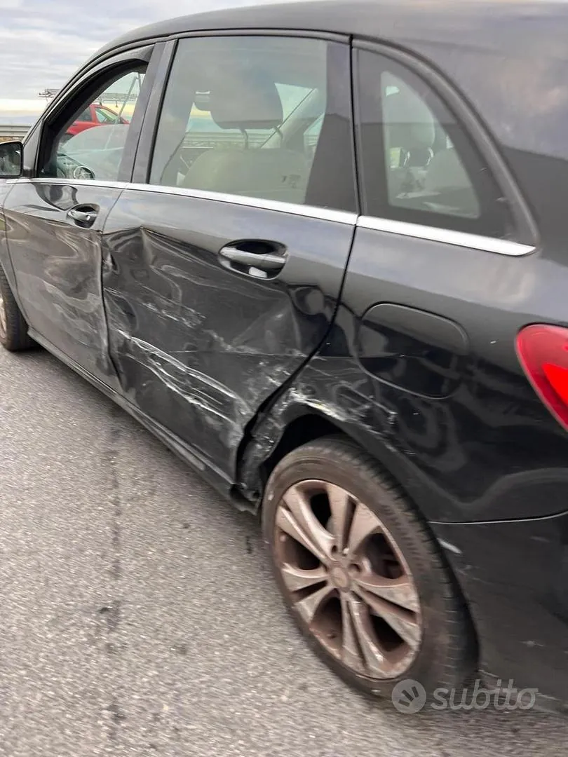 Mercedes-Benz B 2015 photo 5