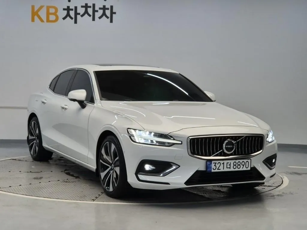 Volvo S60 2024 photo 4