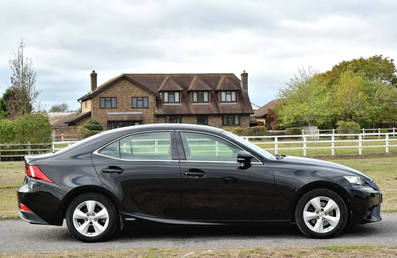 Lexus Is 2013 photo 2