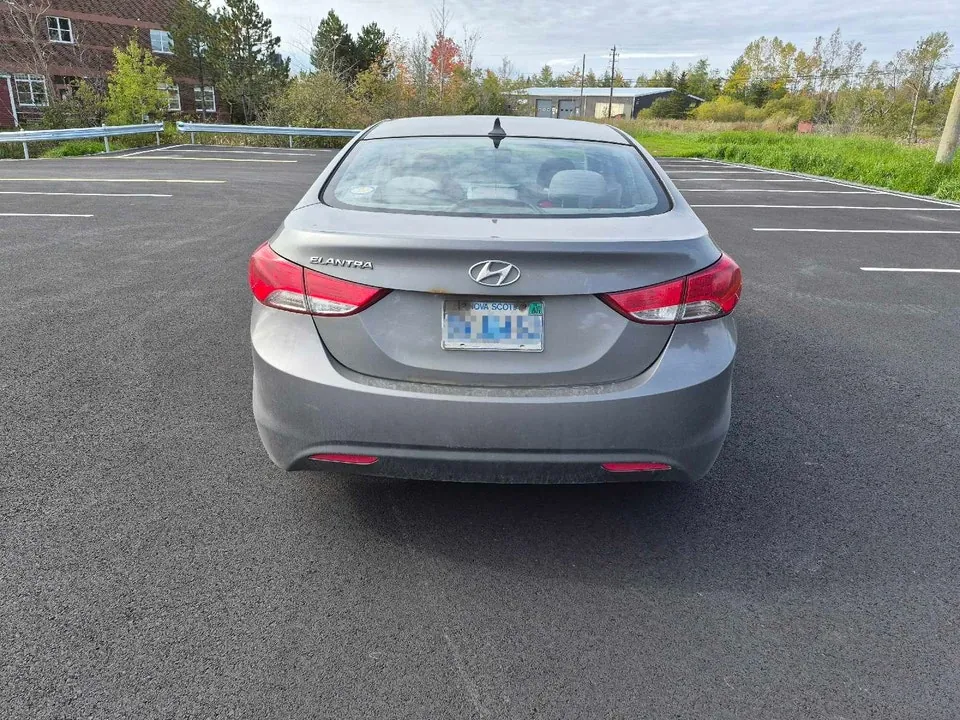 Hyundai Elantra 2012 photo 3