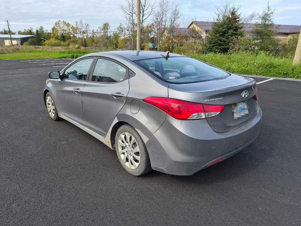 Hyundai Elantra 2012 photo 2