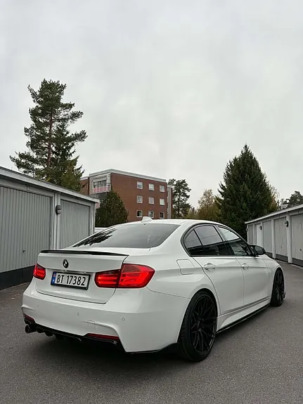 BMW 316D 2012 photo 2